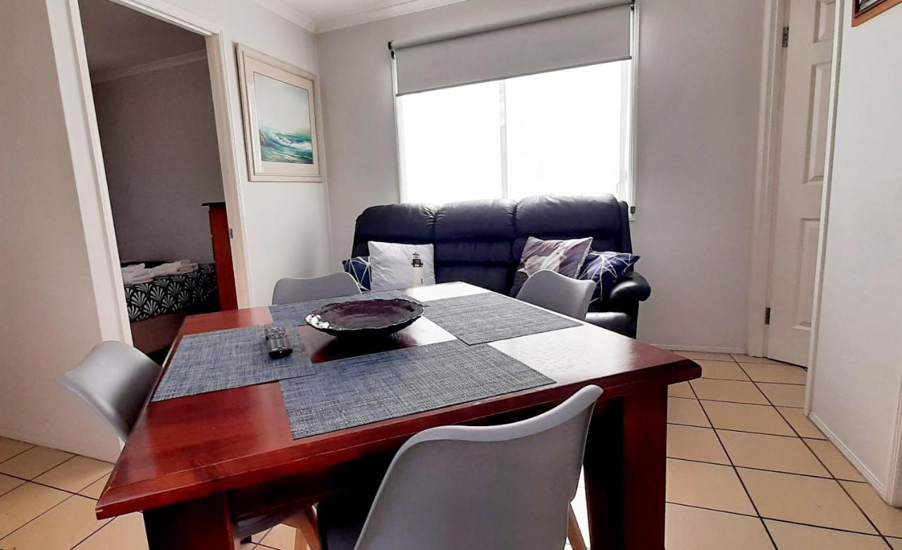Mt Larcom Tourist Park Hotel Mount Larcom Buitenkant foto