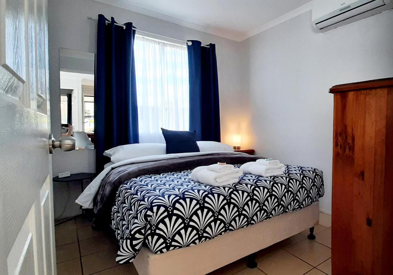 Mt Larcom Tourist Park Hotel Mount Larcom Buitenkant foto