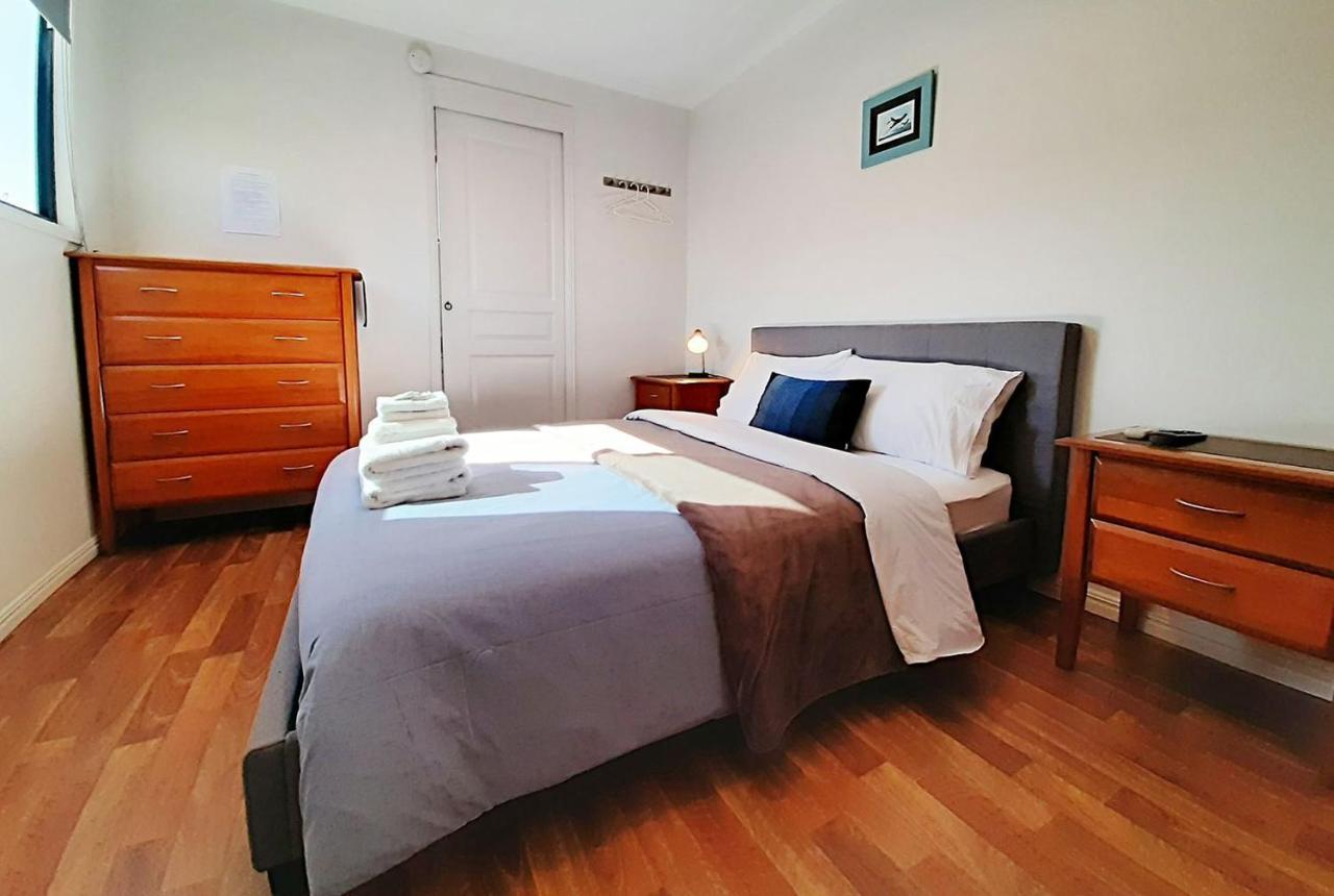 Mt Larcom Tourist Park Hotel Mount Larcom Buitenkant foto