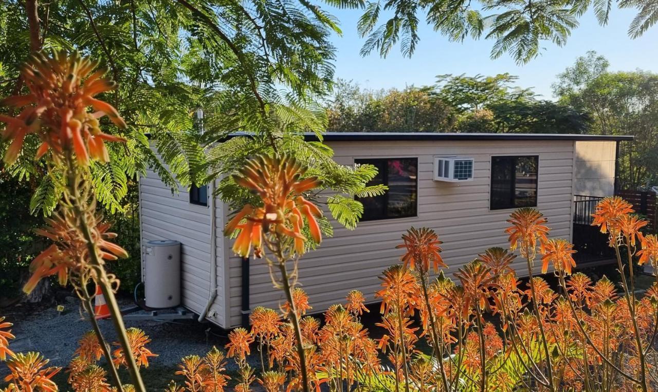 Mt Larcom Tourist Park Hotel Mount Larcom Buitenkant foto