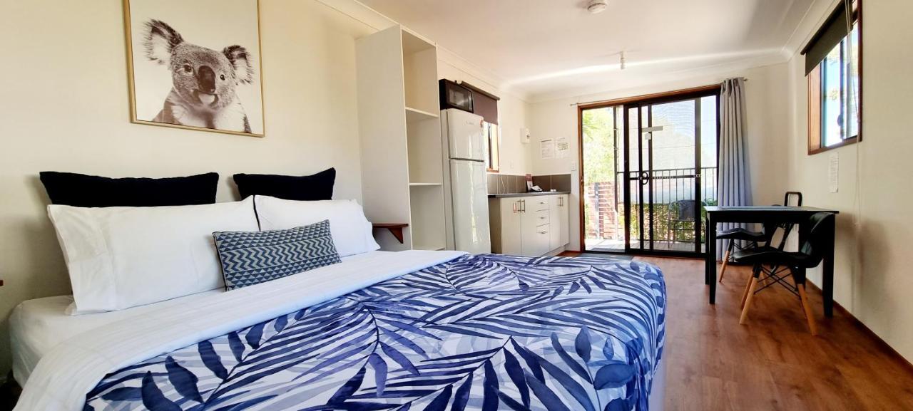 Mt Larcom Tourist Park Hotel Mount Larcom Buitenkant foto