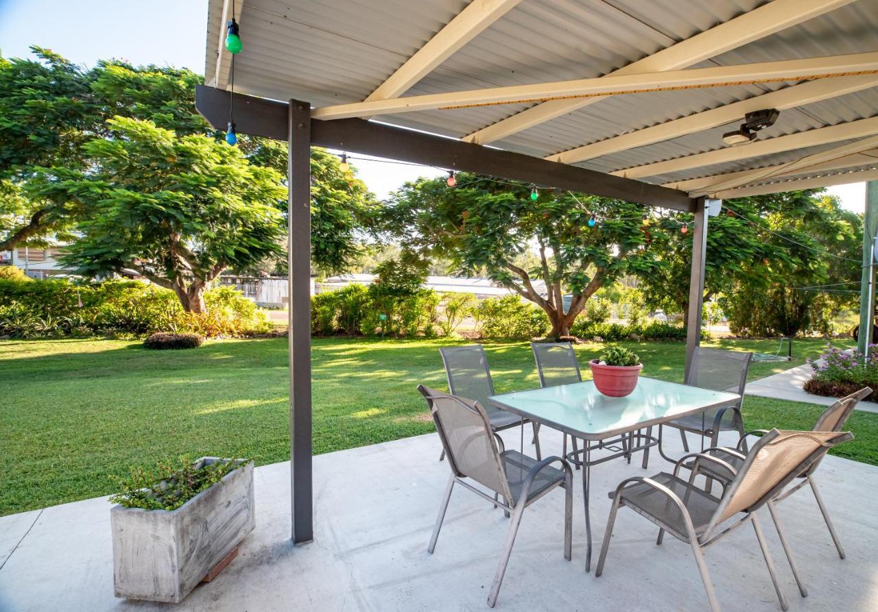 Mt Larcom Tourist Park Hotel Mount Larcom Buitenkant foto