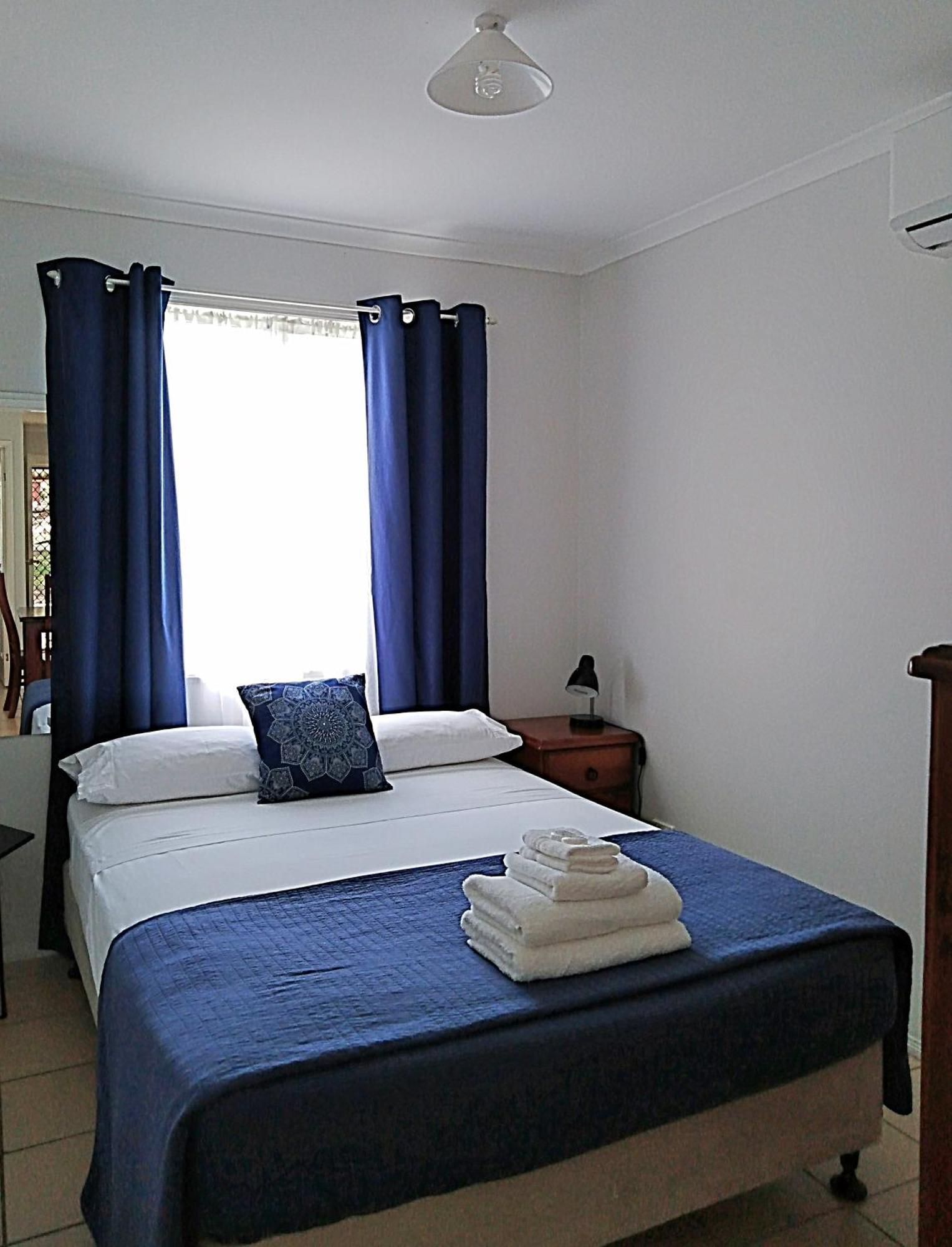 Mt Larcom Tourist Park Hotel Mount Larcom Buitenkant foto