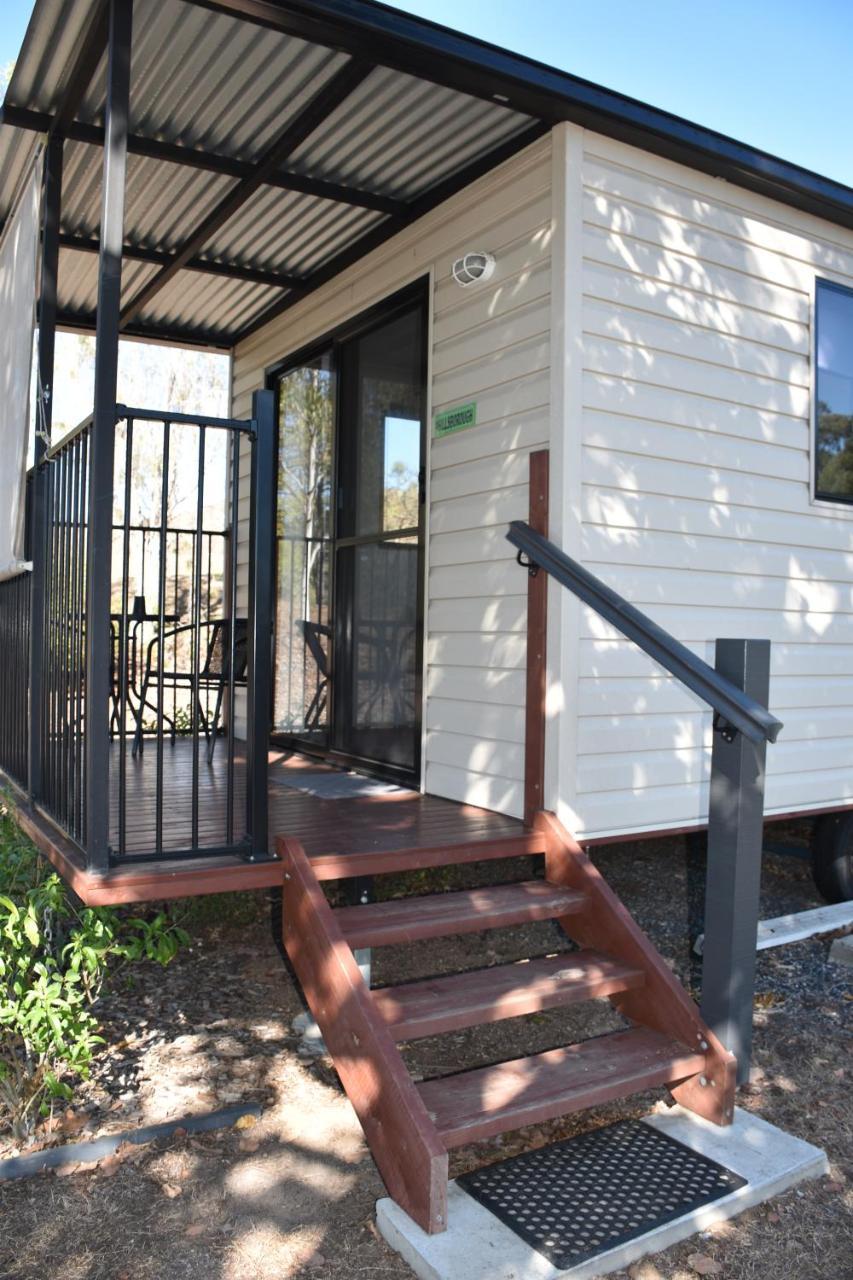 Mt Larcom Tourist Park Hotel Mount Larcom Buitenkant foto