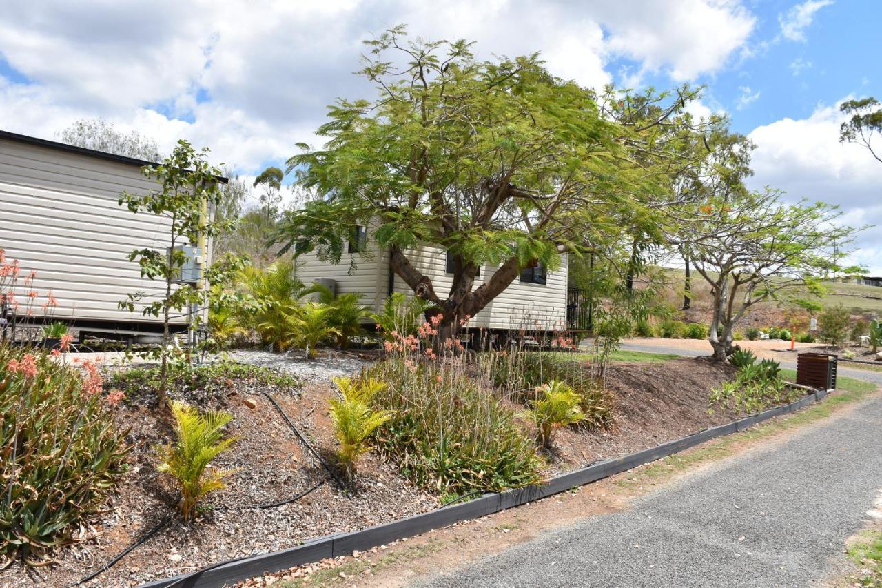 Mt Larcom Tourist Park Hotel Mount Larcom Buitenkant foto
